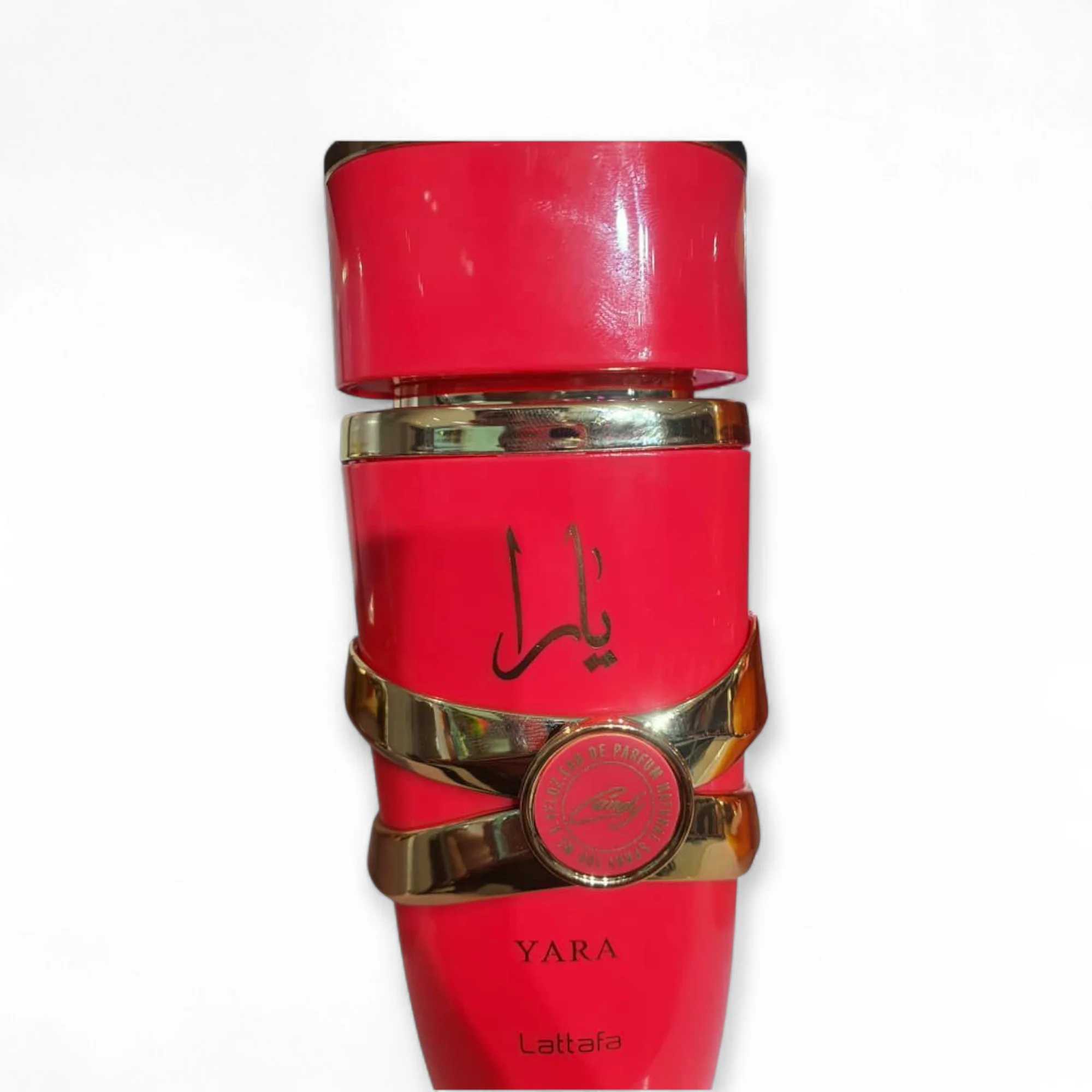 ادکلن یارا قرمز